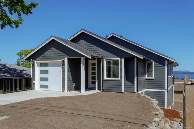 1 of 42 - 8133 Arthur St, Crofton, BC