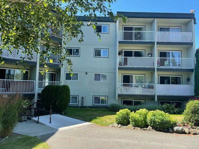 2 of 25 - 3040 Pine St 110, Chemainus, BC