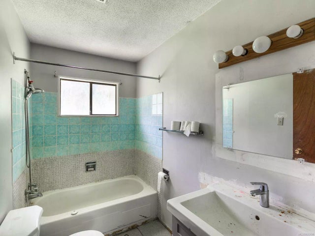 5 of 44 - 7761 Vivian Way, Fanny Bay, BC