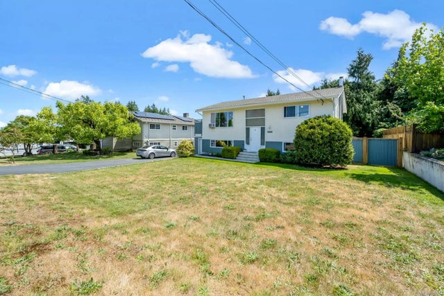 1 of 31 - 3216 Ash Rd, Chemainus, BC