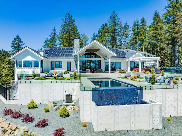 2 of 73 - 3410 Arrowsmith Rd, Nanaimo, BC