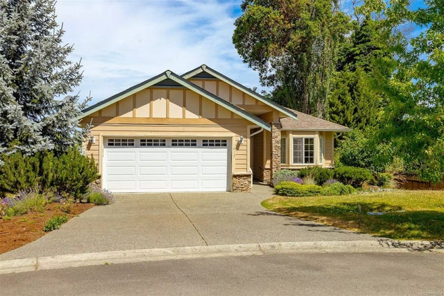 1 of 33 - 1419 Hayhurst Cres, Crofton, BC