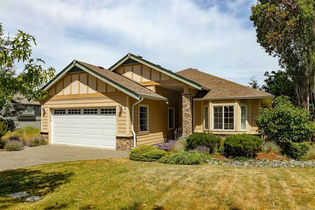 2 of 33 - 1419 Hayhurst Cres, Crofton, BC