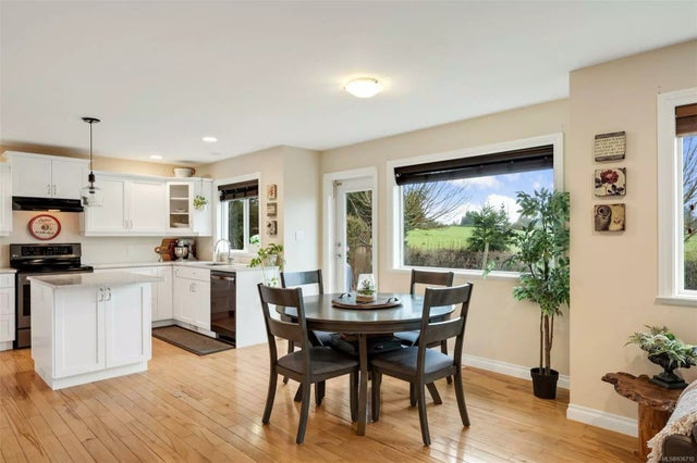 3 of 38 - 1954 Falcon Cres, Cowichan Bay, BC