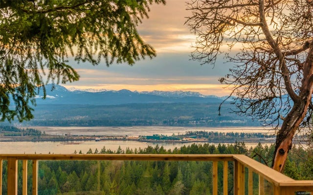 1 of 91 - 921 Pat Burns Ave, Gabriola Island, BC