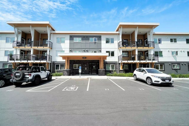 1 of 37 - 4810 Cedar Ridge Pl 209, Nanaimo, BC