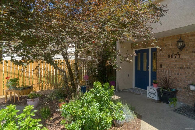 2 of 31 - 8077 Queen St, Crofton, BC