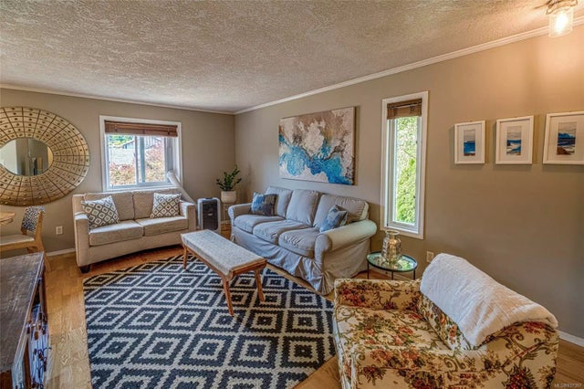 5 of 31 - 8077 Queen St, Crofton, BC