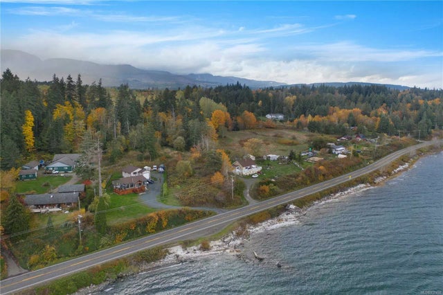 1 of 25 - 7291 Island Hwy S, Fanny Bay, BC