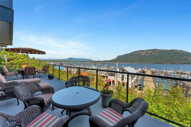 1 of 57 - 1713 Wilmot Rd 201, Cowichan Bay, BC