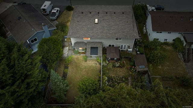 2 of 53 - 1588 Pauline St, Crofton, BC