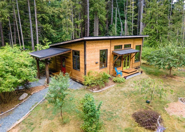2 of 49 - 220 Sea Meadow Dr, Gabriola Island, BC