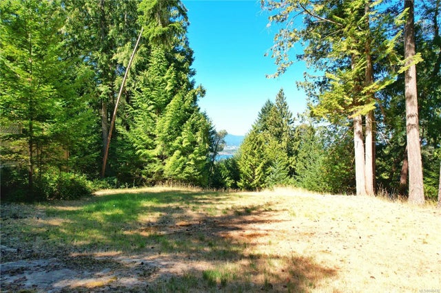 1 of 15 - Lt 34 Pat Burns Ave, Gabriola Island, BC