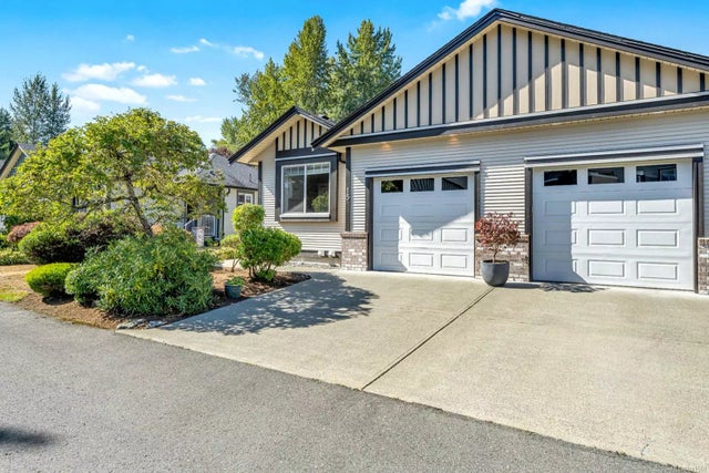 1 of 32 - 3110 Cook St 15, Chemainus, BC