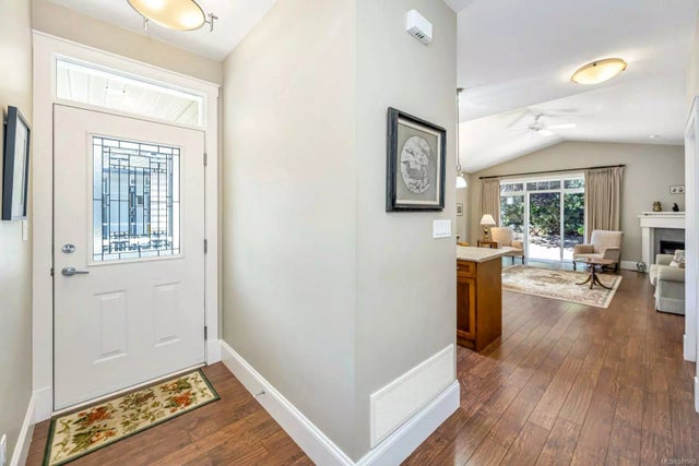 2 of 32 - 3110 Cook St 15, Chemainus, BC