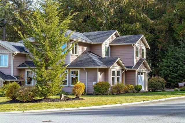 2 of 38 - 7943 Northview Dr, Crofton, BC