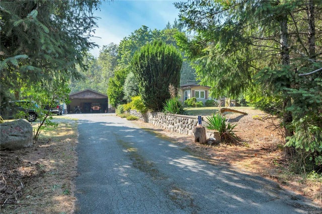 1 of 32 - 6513 Mystery Beach Rd, Fanny Bay, BC