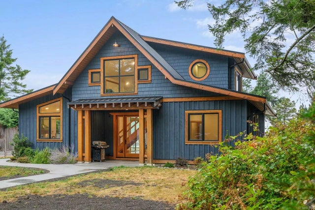 2 of 48 - 684 Berry Point Rd, Gabriola Island, BC