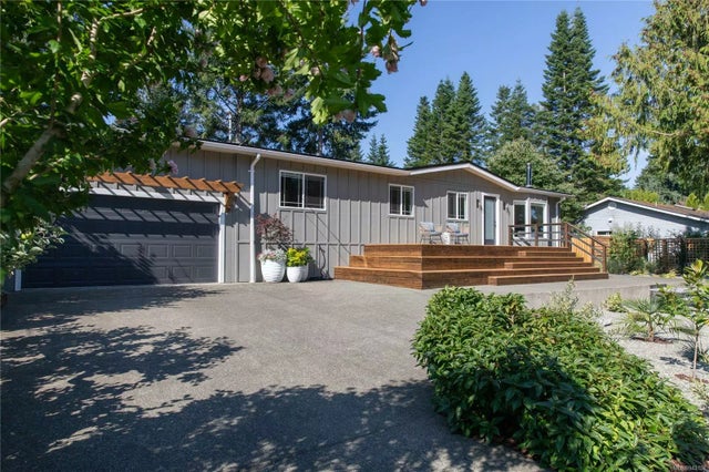 3 of 62 - 7639 Ships Point Rd, Fanny Bay, BC