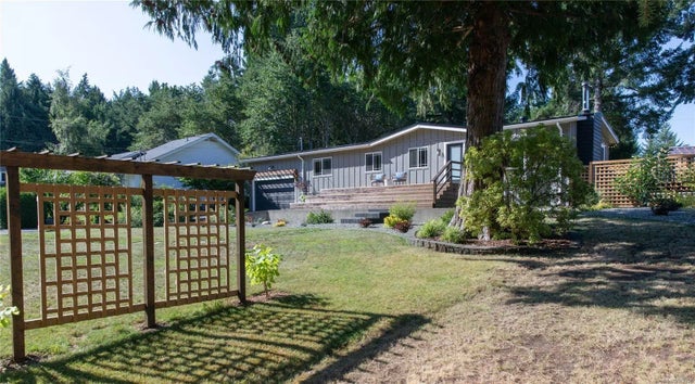 5 of 62 - 7639 Ships Point Rd, Fanny Bay, BC