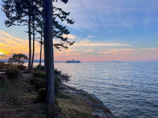 4 of 45 - 93 Malaspina Dr, Gabriola Island, BC