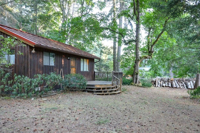 1 of 24 - 1826 Oyster Way, Gabriola Island, BC