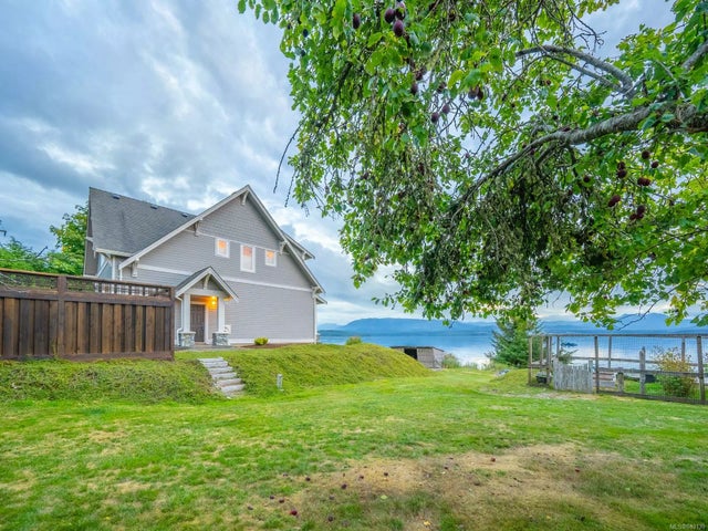 1 of 92 - 344 & 348 1st St, Sointula, BC