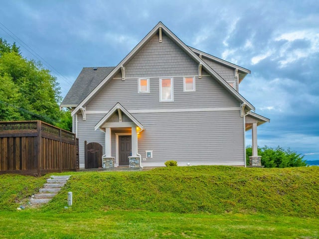 2 of 92 - 344 & 348 1st St, Sointula, BC