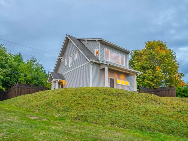 4 of 92 - 344 & 348 1st St, Sointula, BC