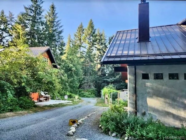 3 of 27 - 1115 - 1125 Dobson Rd, Errington, BC