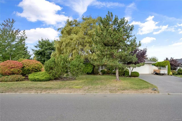 2 of 38 - 700 Chartwell Blvd, Qualicum Beach, BC