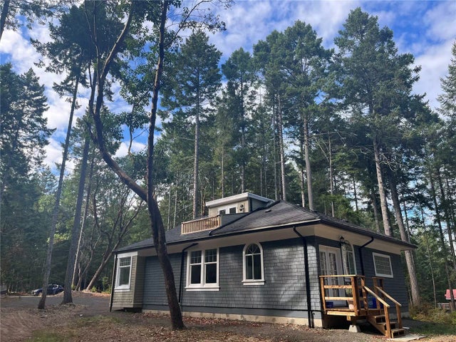 4 of 34 - 920 Sveinson Rd, Gabriola Island, BC