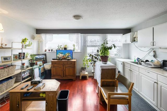 4 of 70 - 901 Island Hwy S, Nanaimo, BC