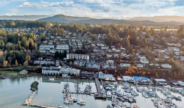 1 of 62 - 1711 Wilmot Rd 301, Cowichan Bay, BC