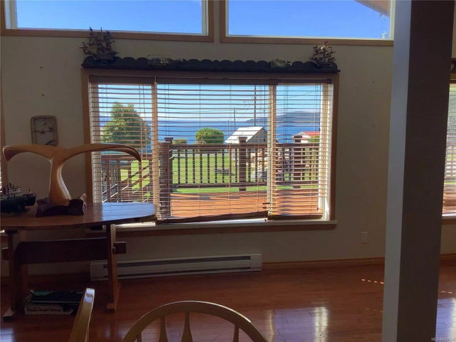 2 of 17 - 220 2nd St, Sointula, BC