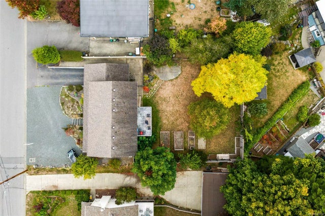 4 of 39 - 3063 Hawthorne St, Chemainus, BC