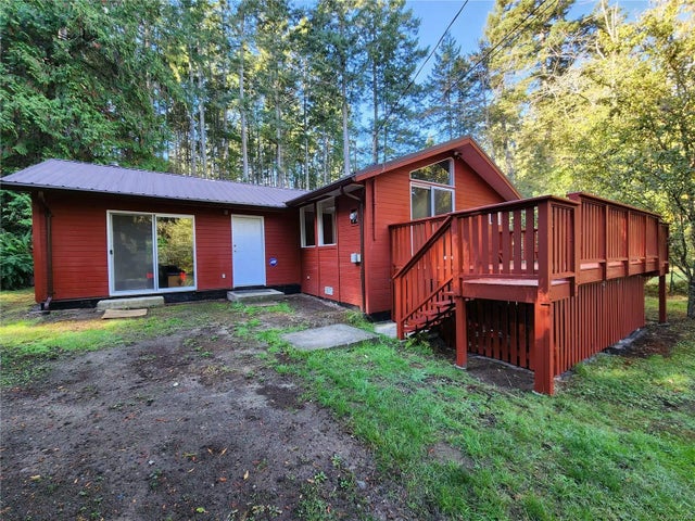 1 of 17 - 436 Hemlock Ave, Gabriola Island, BC