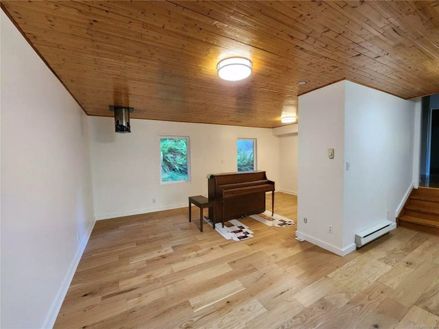 5 of 17 - 436 Hemlock Ave, Gabriola Island, BC