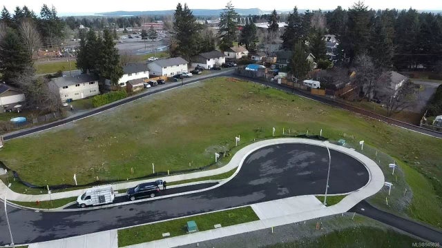 2 of 11 - 28 Leam Rd, Nanaimo, BC