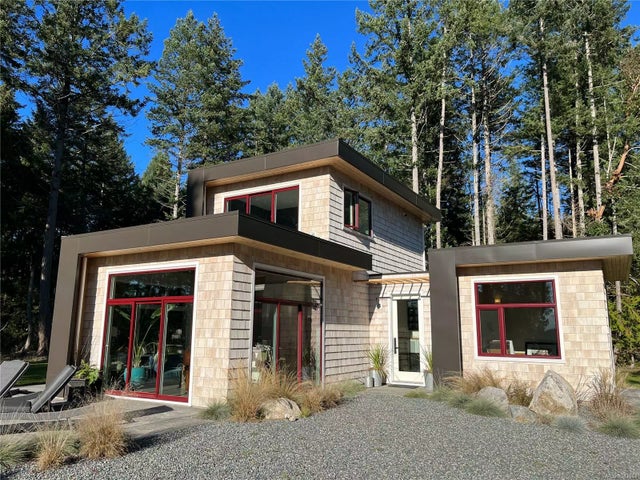 1 of 34 - 1805 Stalker Rd, Gabriola Island, BC