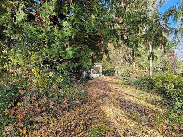 1 of 8 - 8865 Crofton Rd, Chemainus, BC