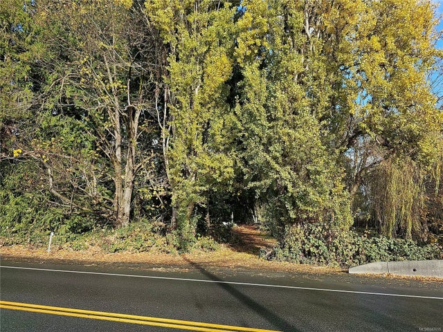 2 of 8 - 8865 Crofton Rd, Chemainus, BC