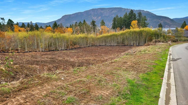 2 of 17 - Lt 1 & Pcl B Vee Rd, Cowichan Bay, BC