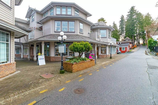 2 of 31 - 9844 Croft St 203, Chemainus, BC