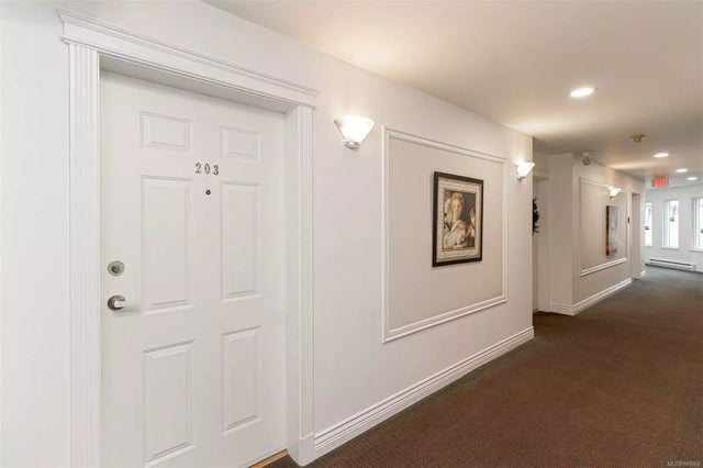 4 of 31 - 9844 Croft St 203, Chemainus, BC