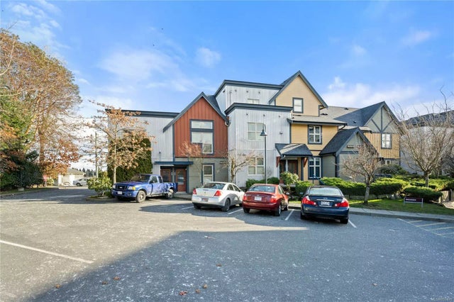 1 of 18 - 1406 Jingle Pot Rd 44, Nanaimo, BC