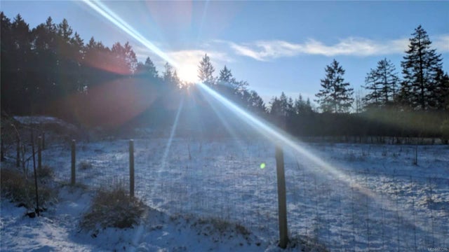 2 of 34 - 1430 Peterson Rd, Gabriola Island, BC