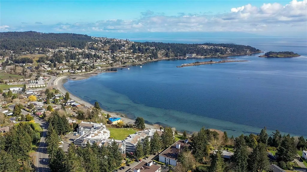 3129 King Richard Dr, Nanaimo