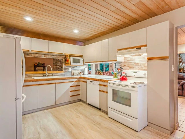 4 of 43 - 1694 Errington Rd, Errington, BC