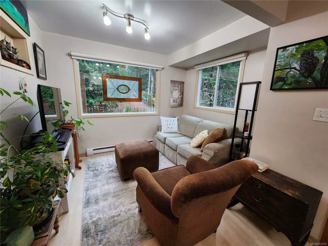 2 of 26 - 660 Jackpine St, Gabriola Island, BC